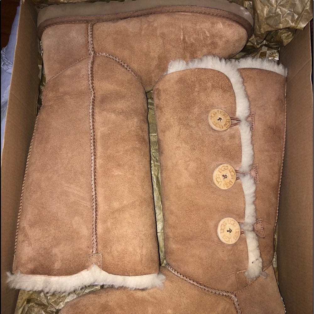 Bailey Button Uggs - image 1